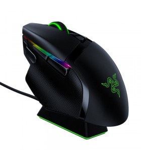 ماوس بی سیم مخصوص بازی ریزر مدل Basilisk Ultimate به همراه پایه شارژ